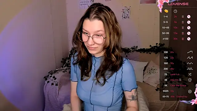 Snapshot of LinaBlossom_ chatting on October 8, 3:00 am LinaBlossom online show from October 8, 3:00 am