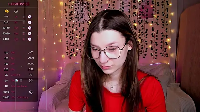 LinaBlossom  online show from January 15, 9:15 am