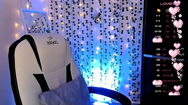 LinaBlossom  online show from April 9, 4:59 am