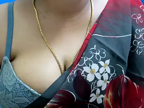 Snapshot of tamilqueenbaby chatting on October 8, 1:48 pm tamilqueenbaby online show from October 8, 1:48 pm