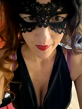 Snapshot of Naughty-Layla chatting on October 1, 5:34 am Naughty-Layla online show from October 1, 5:34 am