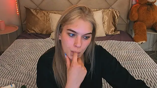 AlinaLiii online show from March 31, 6:19 pm