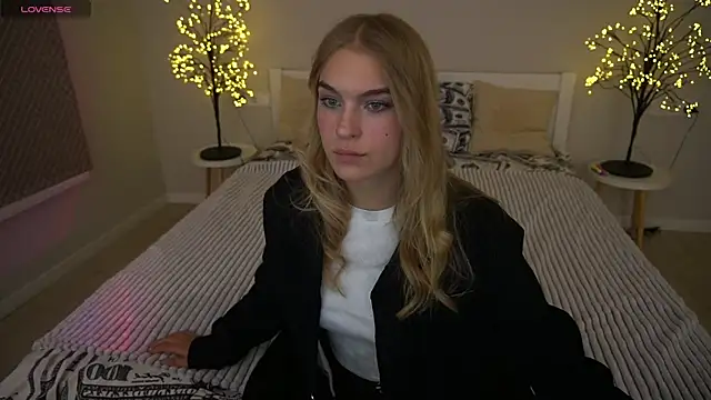 AlinaLiii online show from November 22, 8:55 pm