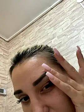 Giullyaxx online show from October 22, 11:59 am