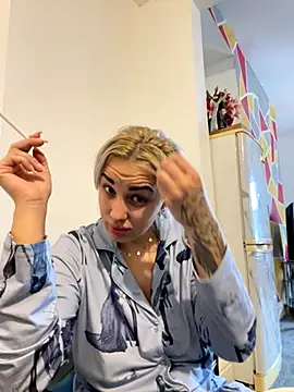 Giullyaxx online show from November 12, 11:52 am