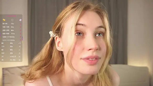 Snapshot of HoneyRay chatting on October 12, 8:39 am HoneyRay online show from October 12, 8:39 am