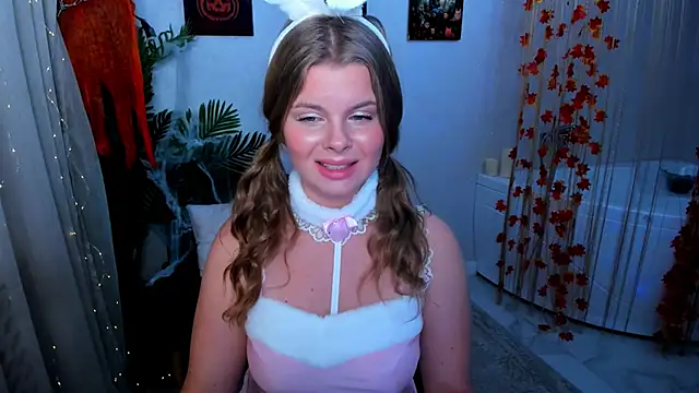Snapshot of WildeDesiree chatting on October 18, 12:41 pm WildeDesiree online show from October 18, 12:41 pm