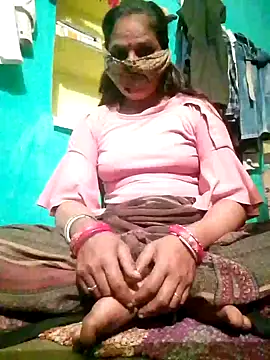 Divya singh  online show from October 13, 4:09 pm