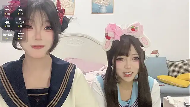 Snapshot of DD-NN chatting on October 4, 2:22 pm DD-NN online show from October 4, 2:22 pm