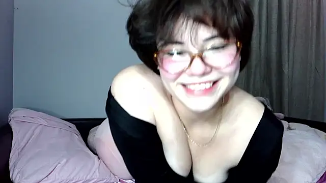 Snapshot of LunaMilav chatting on September 23, 3:26 am LunaMilav online show from September 23, 3:26 am