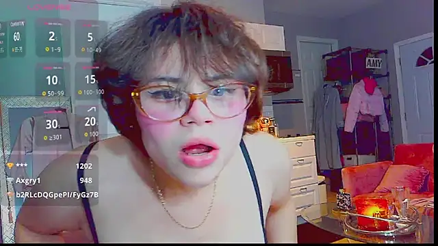 Snapshot of LunaMilav chatting on October 2, 5:45 am LunaMilav online show from October 2, 5:45 am