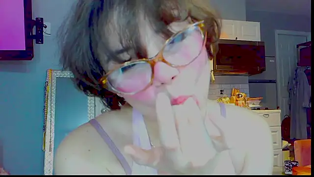 Snapshot of LunaMilav chatting on September 28, 5:14 am LunaMilav online show from September 28, 5:14 am