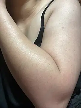violet-00 online show from May 10, 12:02 am