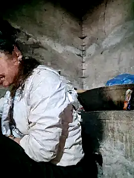 xuxulovezz online show from February 12, 4:47 am