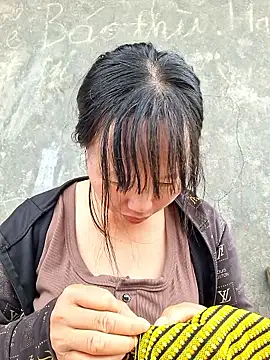 helenzz online show from October 2, 3:00 am