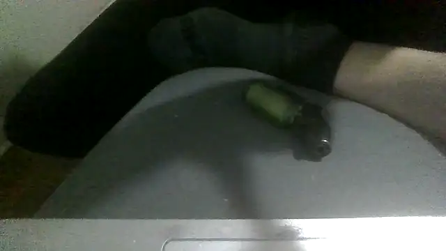 brunettebabexo3 online show from May 9, 9:06 pm