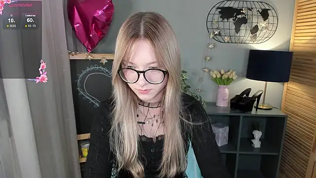 Snapshot of elliupp chatting on September 22, 9:41 am elliupp online show from September 22, 9:41 am