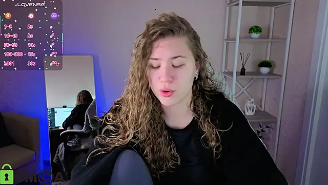 Elsie Cutties online show from December 14, 1:00 am