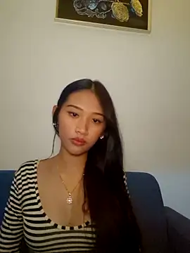 Snapshot of Bunny72772 chatting on October 12, 3:47 pm Bunny72772 online show from October 12, 3:47 pm