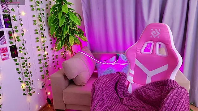 KellyHayden online show from November 16, 5:35 pm