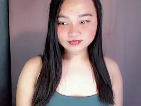 Eyes-on-me online show from August 8, 6:49 pm