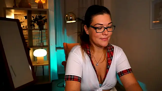 mrs fllowerr online show from October 7, 4:55 pm