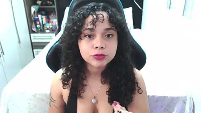 sweetamy326 online show from June 6, 10:16 pm