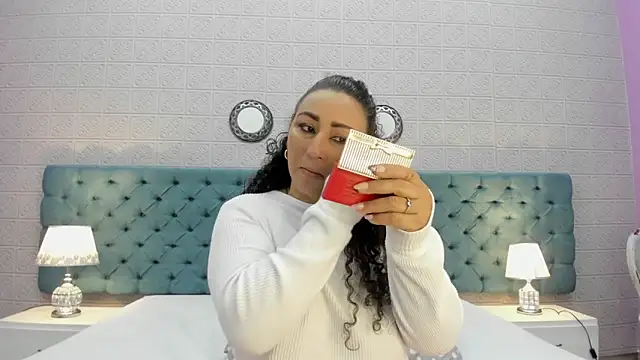 Snapshot of VaniaRose chatting on October 13, 1:47 pm VaniaRose online show from October 13, 1:47 pm