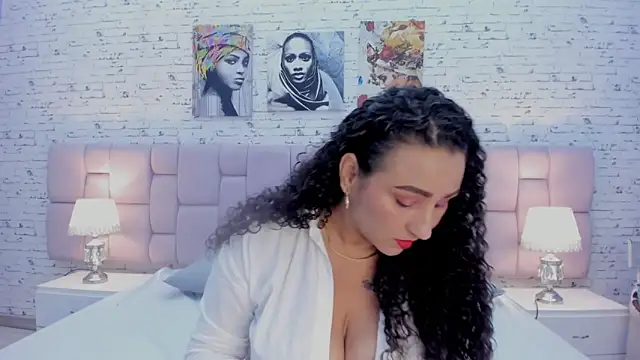 Snapshot of VaniaRose chatting on October 8, 1:15 pm VaniaRose online show from October 8, 1:15 pm
