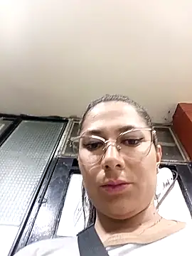 Mia-love-03 online show from November 11, 11:35 pm