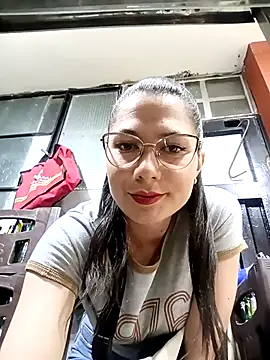 Snapshot of Mia-love-03 chatting on October 2, 11:54 pm Mia-love-03 online show from October 2, 11:54 pm