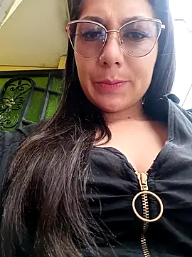 Snapshot of Mia-love-03 chatting on October 6, 9:08 pm Mia-love-03 online show from October 6, 9:08 pm