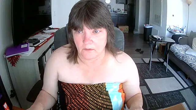 Snapshot of Buggy1965 chatting on October 6, 3:40 pm Buggy1965 online show from October 6, 3:40 pm