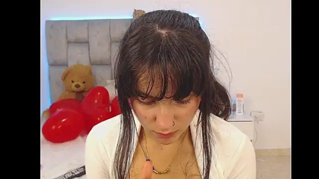 Snapshot of bunny_cuttee chatting on October 6, 5:02 am bunny cuttee online show from October 6, 5:02 am