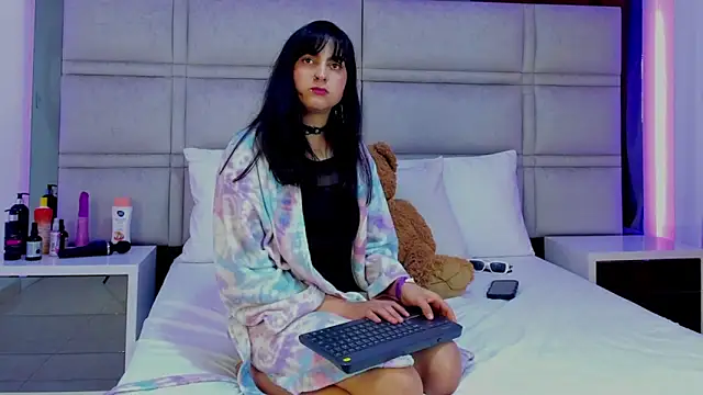 Snapshot of bunny_cuttee chatting on October 18, 4:26 am bunny cuttee online show from October 18, 4:26 am
