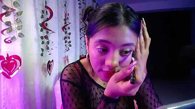 Isis Valen online show from February 18, 9:30 am