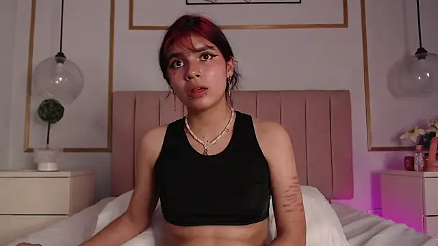 Snapshot of Raven_Rox chatting on October 3, 8:58 pm Raven Rox online show from October 3, 8:58 pm