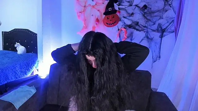 kitty  chs online show from November 20, 11:11 am