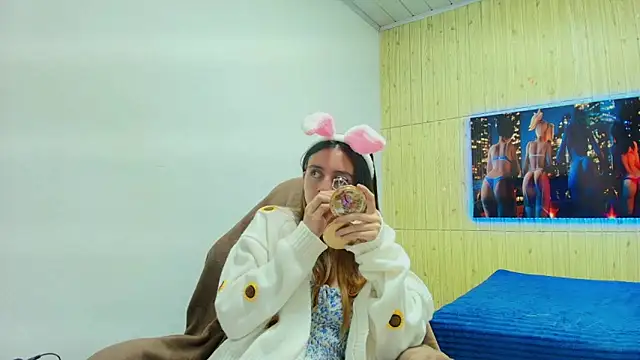 lala clark online show from January 14, 8:36 pm