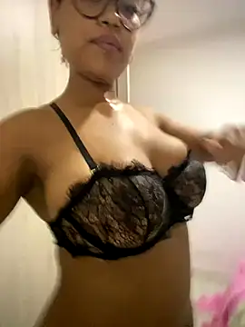 miiabrown18 online show from November 13, 11:20 am