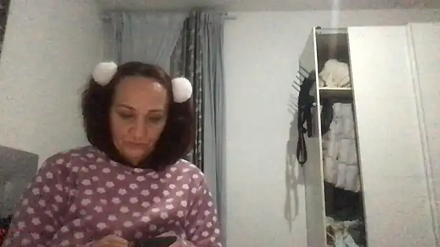 paula19800 online show from October 28, 2:45 pm