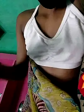 Snapshot of Cuty_kinjal chatting on October 16, 11:29 pm Cuty kinjal online show from October 16, 11:29 pm