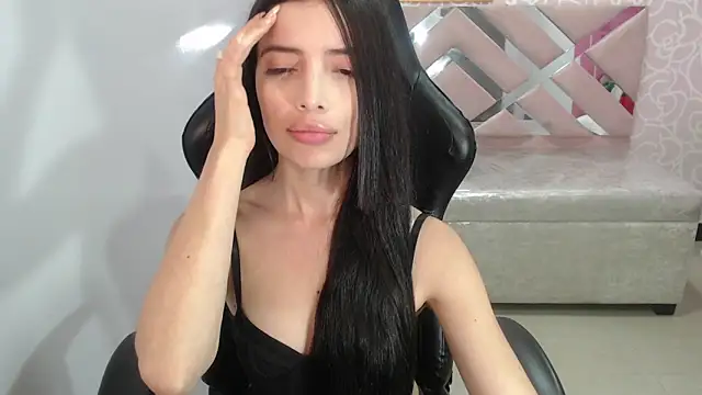 Snapshot of cynthia_ch chatting on October 14, 4:15 am cynthia ch online show from October 14, 4:15 am