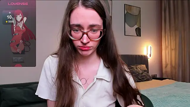 Snapshot of bellacatlovesmeat chatting on October 1, 6:35 pm bellacatlovesmeat online show from October 1, 6:35 pm