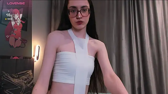 Snapshot of bellacatlovesmeat chatting on October 9, 7:18 pm bellacatlovesmeat online show from October 9, 7:18 pm
