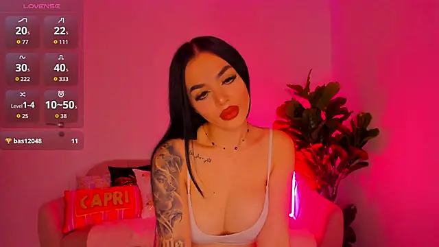 TiaBelle online show from October 30, 8:32 pm