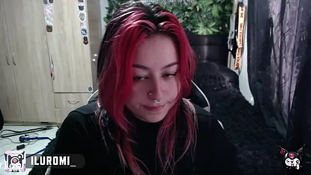 Snapshot of Iluromi chatting on October 10, 8:36 pm Iluromi online show from October 10, 8:36 pm