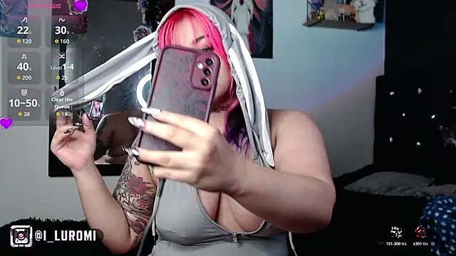 Iluromi online show from April 24, 2:20 pm