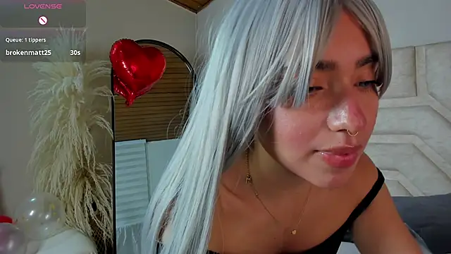 cherry bunnyx online show from February 15, 5:10 am