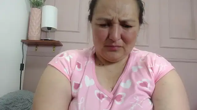 Snapshot of SweetRouse__ chatting on October 2, 3:17 pm SweetRouse online show from October 2, 3:17 pm